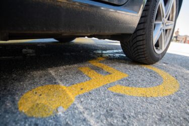 Slika od Pazite gdje parkirate u Zračnoj luci Zadar. “Platio sam parking, ali opet moram na sud. To nije pošteno, znak se ne vidi!”