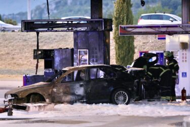 Slika od Pogledajte stravične scene strave na benzinskoj postaji. Ozlijeđeni se bore za život