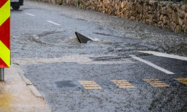 Slika od Poplava stvara ogromne probleme Dubrovčanima: dječak (14) na Pilama upao u otvoreni šaht na cesti