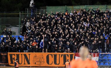 Slika od Šibenčani se zaželjeli nogometa: unatoč hladnoći i buri stadion na Šubićevcu bio je fino popunjen