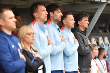 Slika od Slavni Vatreni usred napetog transfera: ‘Nije istina da su me zbog njega vozili u gepeku’