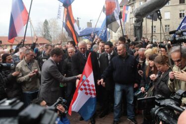 Slika od Srbin iz Bosne mislio zarađivati u Hrvatskoj, ali pokopao se slikom sa zločincem