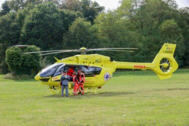 Slika od Strašna tragedija: u sudaru dva automobila poginula najmanje jedna osoba. Stigao i helikopter Hitne