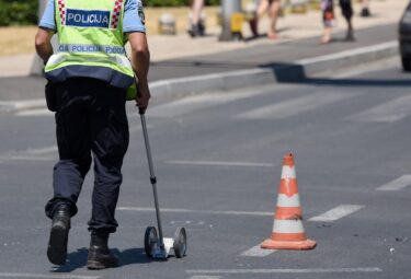 Slika od Teška prometna nesreća u Zadru: Ozlijeđeni vozač i putnica motocikla