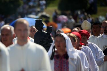 Slika od Tisuće vjernika pješačile u Mariju Bistricu: ‘Ovo je moja molitva i zahvala za ovu godinu koja je bila plodna’