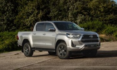 Slika od Toyota evoluirala Hilux: Legendarni pick-up dobio 48-voltni elektrificirani pogonski sklop