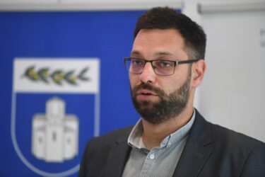 Slika od Vaše Goebbelsovsko reagiranje ima za cilj zamagljivanje stanja zadarske kulture. Nadam se da ste od šibenskih kulturnih radnika nešto naučili