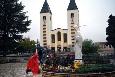 Slika od Vjernici u Međugorju i dalje vjeruju u Gospina ukazanja; Hodočasnica iz Splita: Dolazimo stalno. Tko vjeruje, priznao je