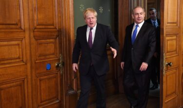 Slika od Boris Johnson: Netanyahu mi je stavio bubicu u kupaonicu