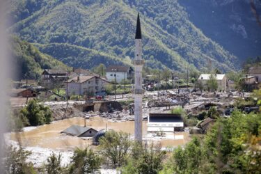 Slika od Dan žalosti u BiH nakon nezapamćenih poplava koje su odnijele 21 život