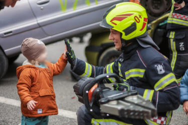 Slika od FOTO Dan otvorenih vrata kod zagrebačkih vatrogasaca. Djeca su baš uživala