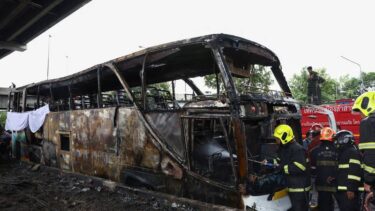 Slika od FOTO Užas na Tajlandu! Zapalio se školski bus pun učenika, najmanje 10 djece poginulo