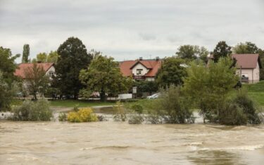 Slika od FOTO/VIDEO: Sava se u Zagrebu na dva mjesta izlila iz svog korita