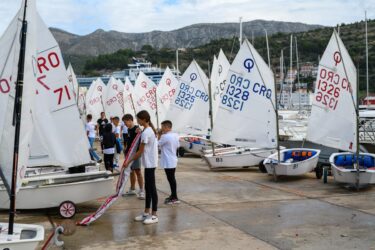 Slika od [FOTOGALERIJA] Ekipno prvenstvo u Dubrovniku okupilo najbolje mlade jedriličare