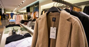 Slika od H&M, Zara i druge tvrtke kreću u akciju prikupljanja stare odjeće