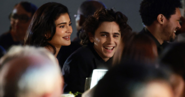 Slika od Kylie Jenner i Timothée Chalamet snimljeni na rijetkom javnom spoju, jeli pizzu