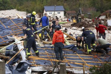 Slika od Legendarni BiH igrač spašavao živu glavu u Jablanici: Ostavio je auto i bježao kroz šumu