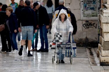 Slika od Nakon jutarnje kiše s grmljavinom dolazi bura, podno Velebita prijepodne i jaka