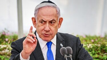 Slika od Netanyahu prijeti Libanonu: Oslobodite se Hezbolaha ili vas čekaju razaranje i patnja