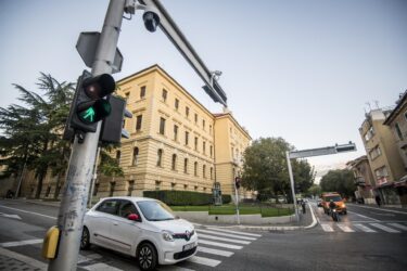 Slika od Pijan skrivio prometnu nesreću u Primoštenu, samo pukom srećom izbjegnuta tragedija