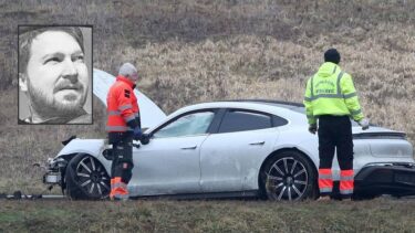 Slika od Pijani policajac BMW-om udario u Porsche nadrogiranog vozača. U stravi ispao i poginuo suvozač