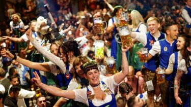 Slika od VIDEO Pivo nikad skuplje na Oktoberfestu, a ove godine su popili čak sedam milijuna litara