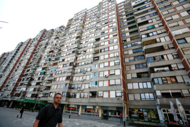 Slika od Zagrepčanka izašla na balkon pa joj se zgadio život: ‘Fuj, djeca me mole da nešto učinim’