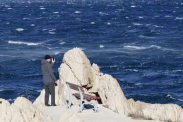 Slika od Zapuhat će olujna i orkanska bura, moguće poplave – DHMZ izdao upozorenja. Vakula otkrio kada slijedi smirivanje